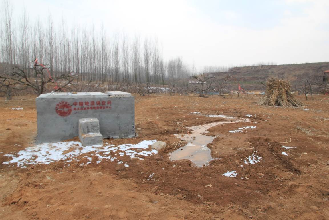 沂蒙山项目组在花岗岩中成功实施一眼自流井_中国地质